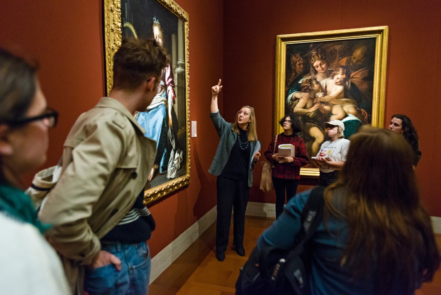 KCAI Art History students take a tour of the Nelson Atkins Museum of Art